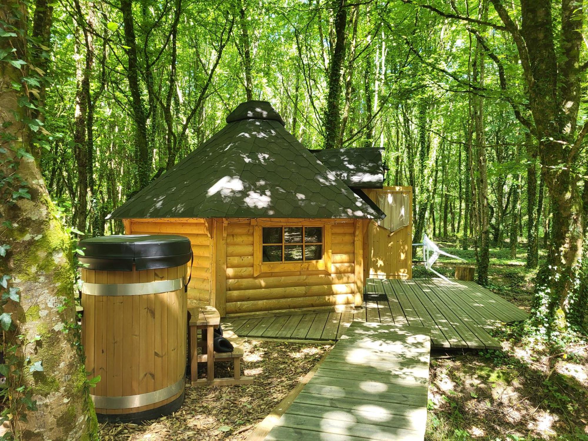 Le Domaine Insolite De Broceliande Paimpont Exterior foto